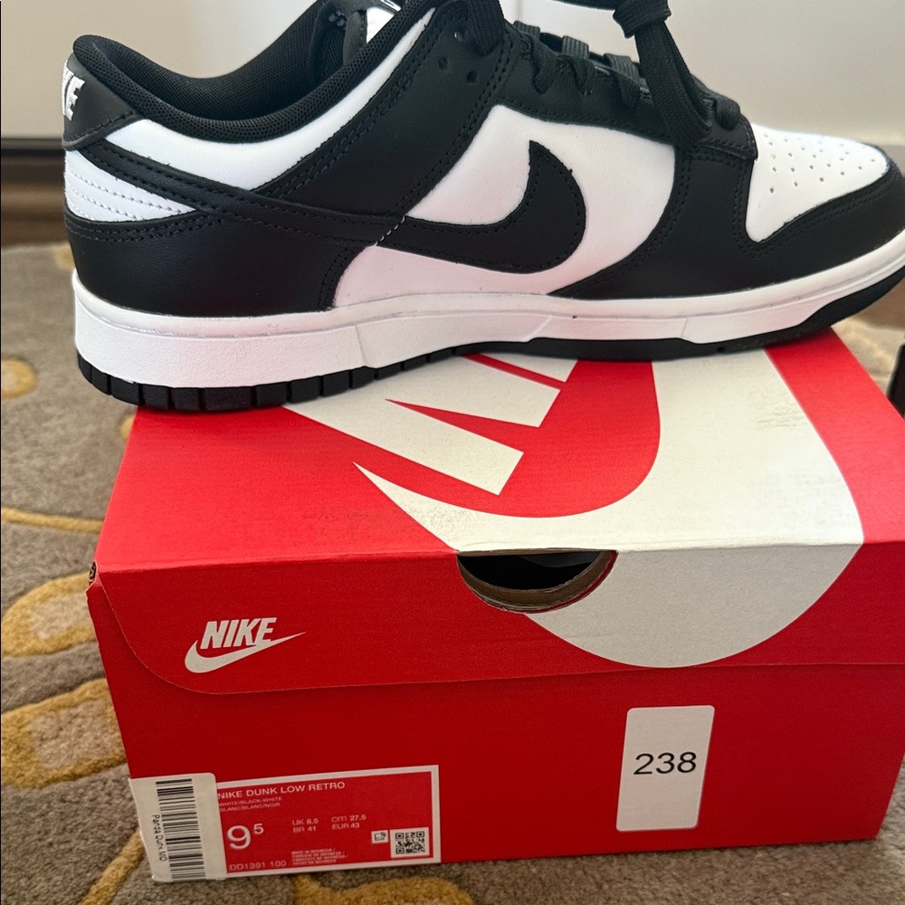 Nike Men's Panda Dunk Low